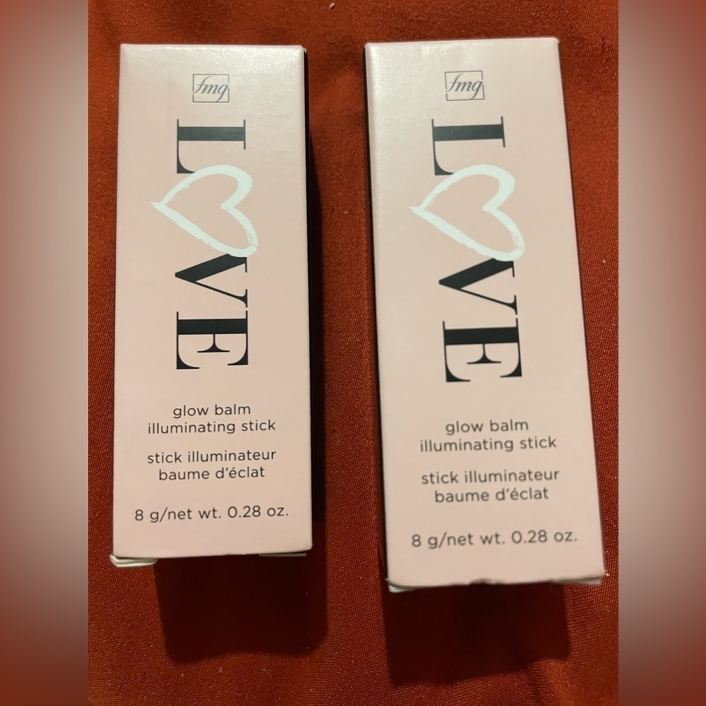 🌟HP🌟 QTY 2 ILLUMINATING Stick LOVE Glow Balm Avon MOONSTRUCK Discontinued!!